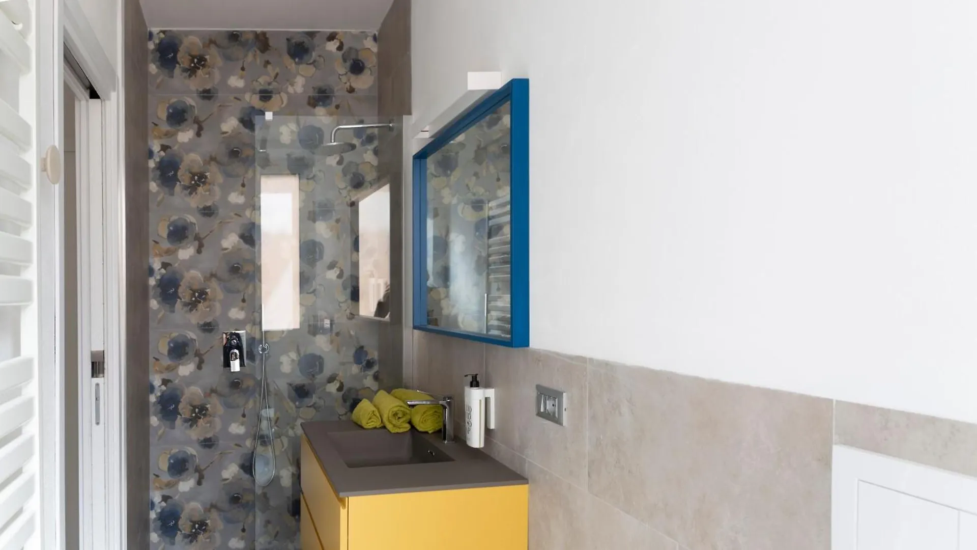 Domo Andi Hotel La Maddalena  Guest house